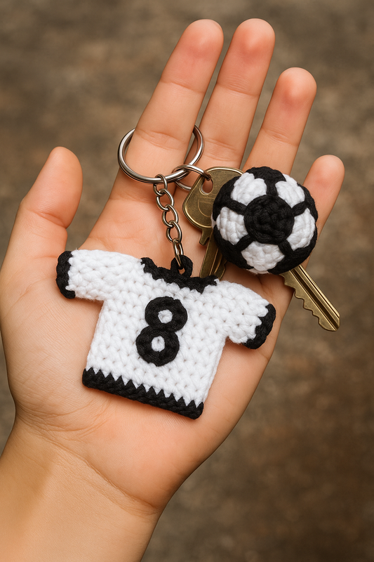 Shirt ball keyring